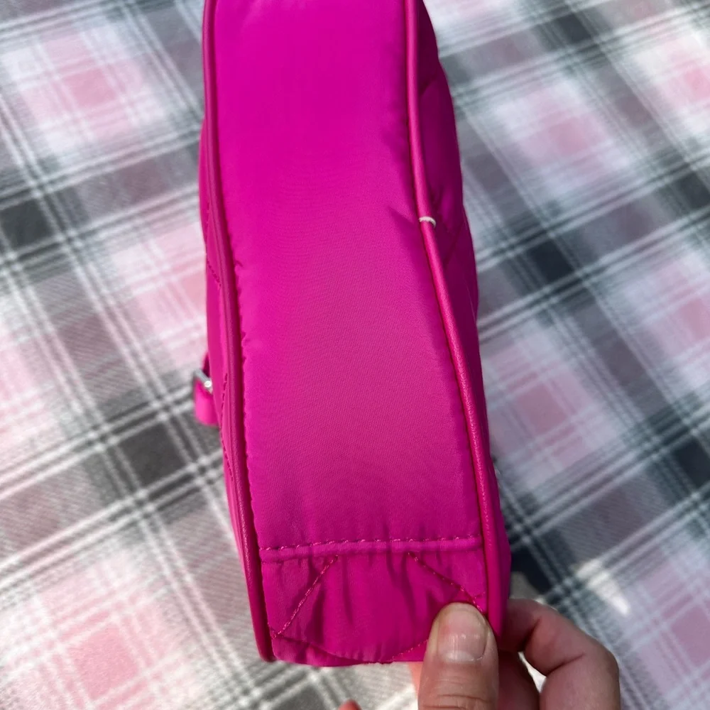 INC NWT one size Chelsea Pink 10Wx7Hx3Deep